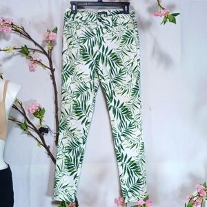 Needle and Cloth jeans size 4 skinny ankle in a beautiful green floral design
